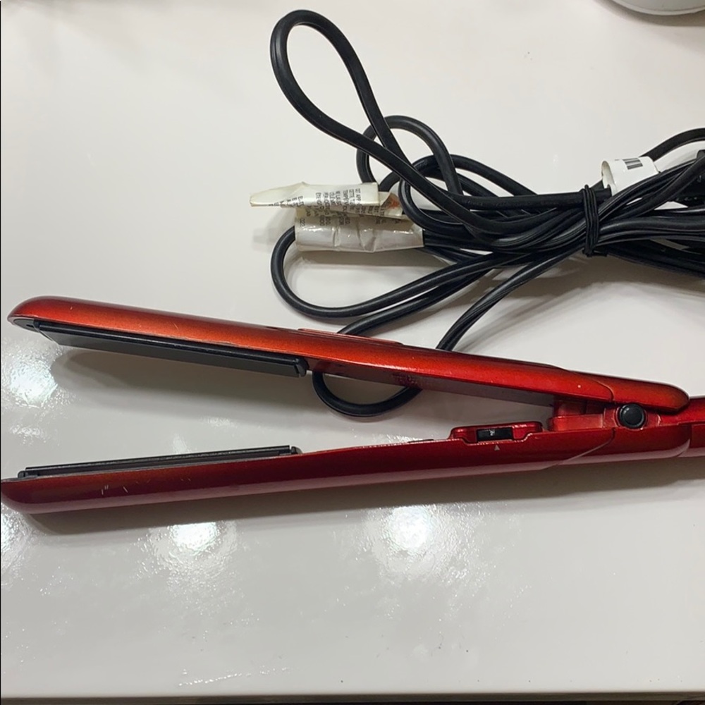 Babyliss hair straightener